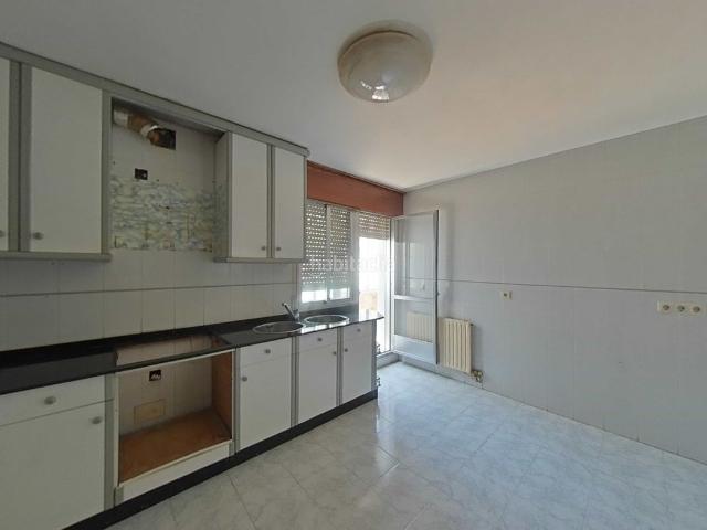 Piso en venta en Poio, San Salvador Caeira. Pisos.