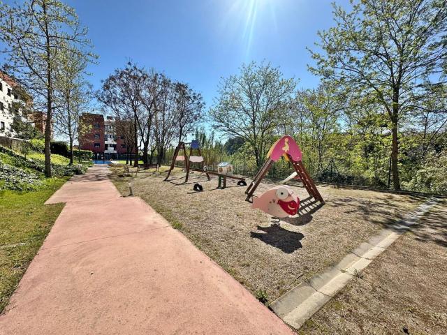 Piso en venta en Polinyà. PISO SEMINUEVO CON PK Y PISCINA COMUNITARIA. Pisos.