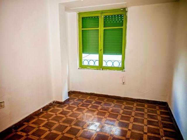 Piso en venta en Ponferrada, Flores de Sil La Placa. Se vende piso amplísimo en pleno centro de Ponferrada. Pisos.