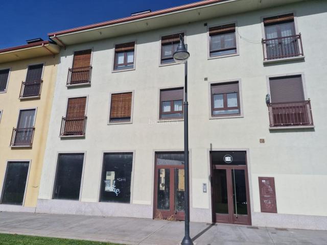 Piso en venta en Ponferrada, Zona Alta. Amplio y Luminoso Piso en la Zona Alta de Ponferrada por solo 147,000. Pisos.