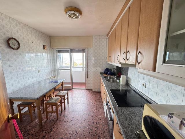 Piso en venta en Ponferrada, Zona Alta. SE VENDE PISO AMPLIO EN GENERAL VIVES. Pisos.