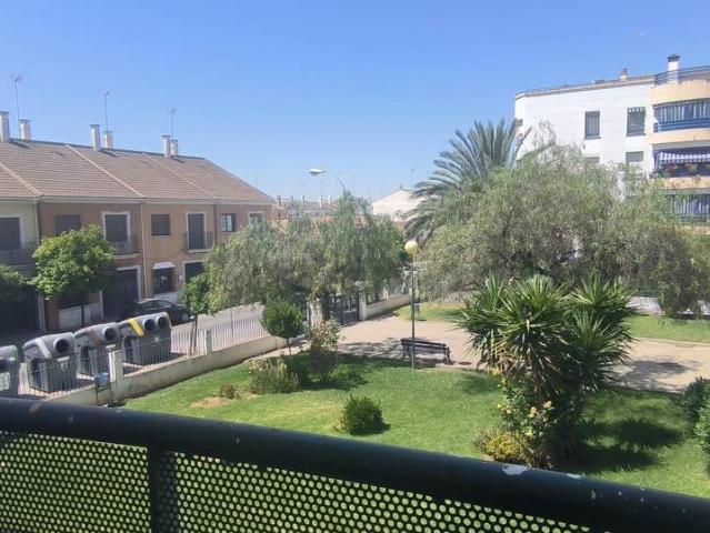 Piso en Venta en Poniente Norte Miralbaida Parque Azahara
