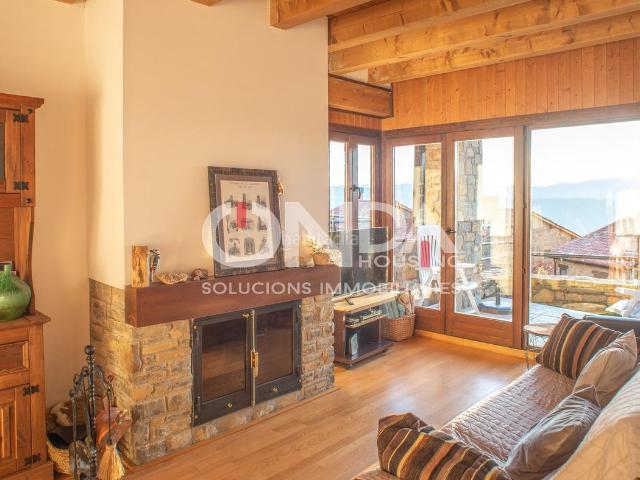 Piso en venta en Pont de Suert El Pirineos. Acogedor apartamento con terraza en el Pirineo. Pisos Pont de Suert.