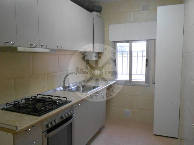 Piso en venta en Pont de Vilomara i Rocafort El. Piso con terraza en una finca tranquila de solo 4 vecinos. Pisos Pont de Vilomara i Rocafort.