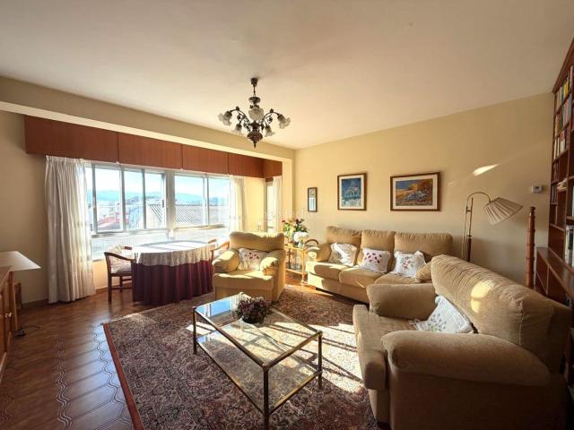 Piso en venta en Ponteceso. Piso en venta en Ponteceso, 4 dormitorios. Pisos.