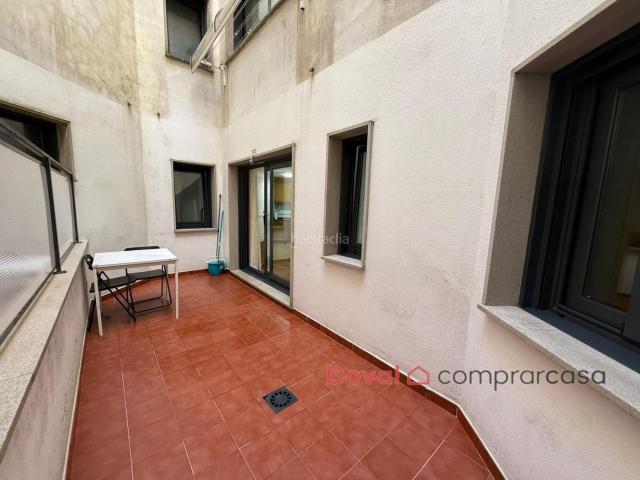 Piso en venta en Ponteareas. Apartamento con inquilino, en el centro de Ponteareas con amplia terraza. Pisos.