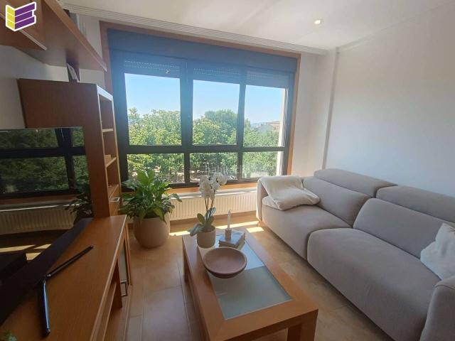 Piso en venta en Ponteareas. Exclusivo Piso Exterior en el Corazón de Ponteareas Amplitud, Luz y Confort. Pisos.