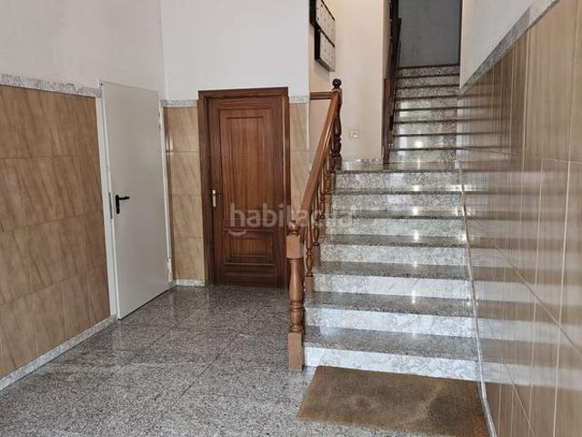 Piso en venta en Pontenova A. Se vende piso exterior antiguo listo para vivir. Pisos Pontenova.