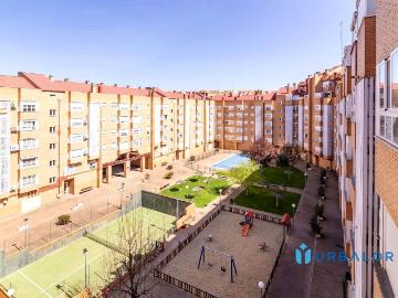 Piso en venta en Plaza Santo Domingo, Madrid - Cocina equipada