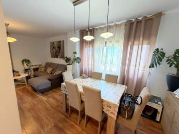 Piso en venta en Prat de Llobregat El, Eixample Sud La Barceloneta. EXCLUSIVA VIVIENDA SEMINUEVA DE 2021 CON PISCINA COMUNITARIA Y PLAZA DE APARCAMIENTO INCLUIDA EN EL PRECIO. Pisos Prat de.