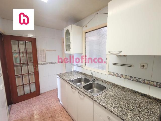 Piso en venta en Prat de Llobregat El, Sagnier Plaça de Catalunya. Piso listo para entrar a vivir en El Prat del Llobregat. Pisos Prat de Llobregat.