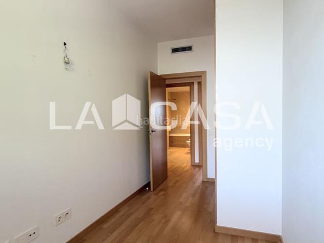 Piso en venta en Premià de Dalt. Luminoso piso con vistas al mar y plaza de aparcamiento en Premià de Dalt. Pisos Premià de.