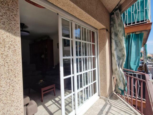 Piso en venta en Premià de Mar, Zona Alta. Amplio piso exterior con balcón y ascensor en zona Pabellón Municipal de Premià de Mar 5 habitaciones. Pisos Premià de.