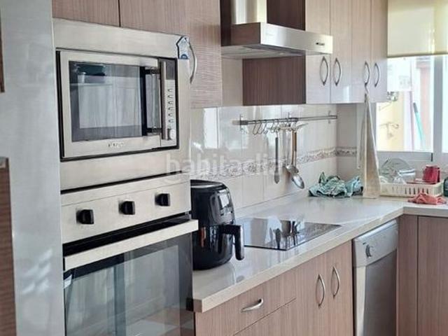Piso en venta en Priego de Córdoba. Piso con terraza de 32m2 y garaje en Avda. de la Infancia. Pisos Priego de.