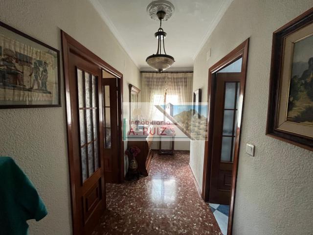Piso en venta en Priego de Córdoba. ¡Piso luminoso listo para entrar a vivir, cercano a la zona de Ramón y Cajal!. Pisos Priego de.