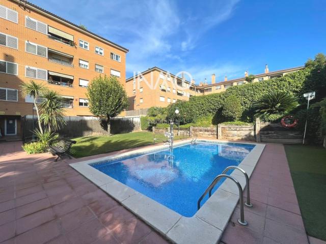 Piso en venta en Rubí, Ca n´Alzamora. Terraza, piscina y parking! Tu nuevo hogar en Can Alzamora. Pisos.