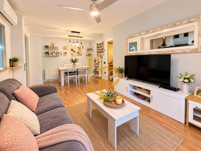 Piso en venta en Rubí, Ca n´Alzamora. PRECIOSA VIVIENDA EN PLANTA BAJA CON TERRAZA, GARAJE Y PISCINA. Pisos.