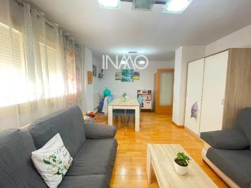Piso en venta en Rubí, Centre. Planta baja de 2 habitaciones con 2 baños y espectacular trastero de 12 m en el centro de Rubí. Pisos.