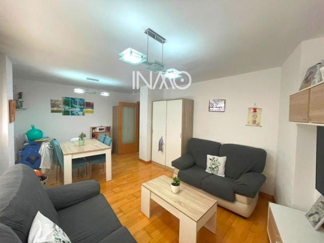 Piso en venta en Rubí, Centre. Planta baja de 2 habitaciones con 2 baños y espectacular trastero de 12 m en el centro de Rubí. Pisos.