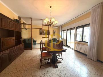 Piso en venta en Rubí, La Serreta. AMPLIO PISO DE 4 HABITACIONES CON GRAN TERRAZA EN RUBI. Pisos.