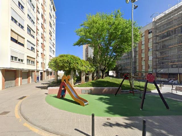 Piso en venta en Rubí, Les Torres. Piso junto estación FGC 2º con ascensor Excelente ubicación en Rubí con arrendatario. Pisos.