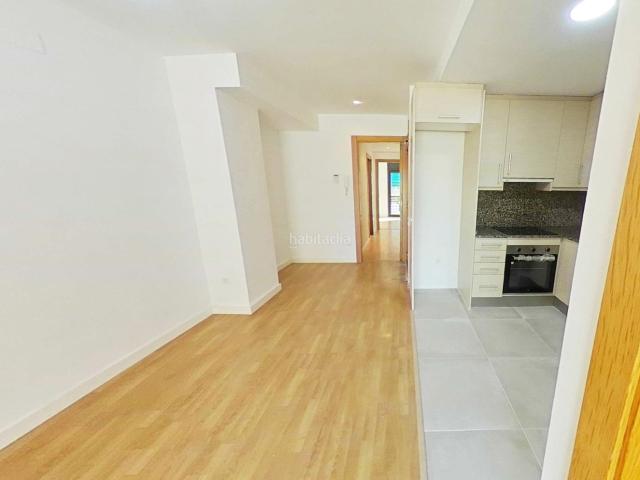 Piso en venta en Rubí, Mercat. Apartamento en Calle Joan Maragall, Rubí. Pisos.