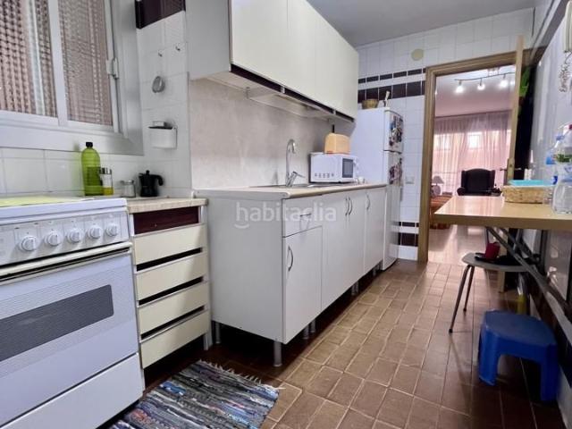 Piso en venta en Rubí, Progrés. Piso de 3 habitaciones con patio junto a la Rambla. Pisos.