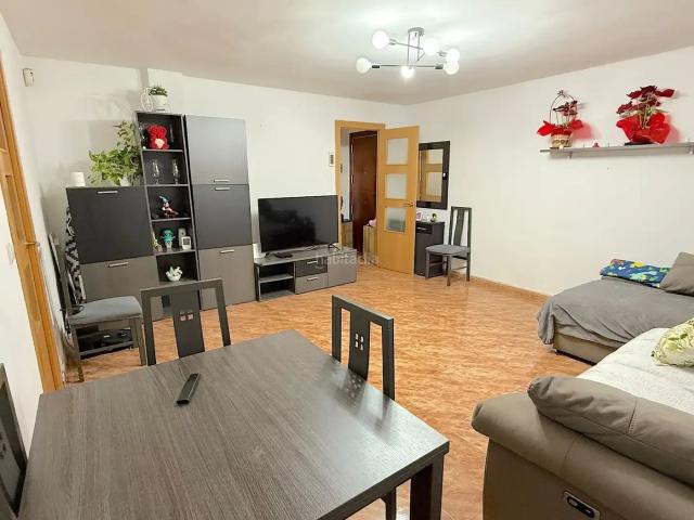 Piso en venta en Rubí, Progrés. PISO 3 HAB, ASC, CALEF, EN BUEN ESTADO. Pisos.