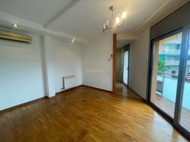Piso en venta en Rubí, Zona Industrial. Pisos.