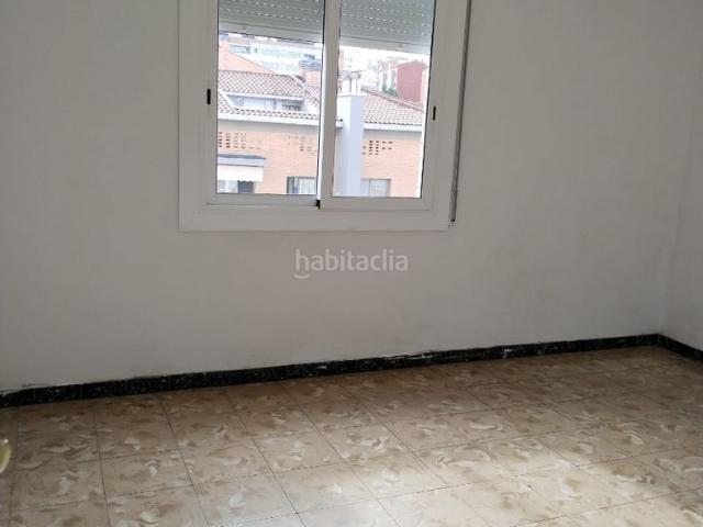 Piso en venta en Rubí, Zona Nord. Piso en venta calle Sabadell de Rubí. Pisos.