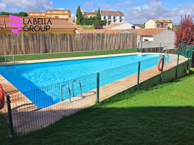Piso en venta en Ruidera. VIVIENDA CON TERRAZA, PISCINA, GARAJE Y TRASTERO EN RUIDERA, JUNTO A LA LAGUNA DEL REY. Pisos.