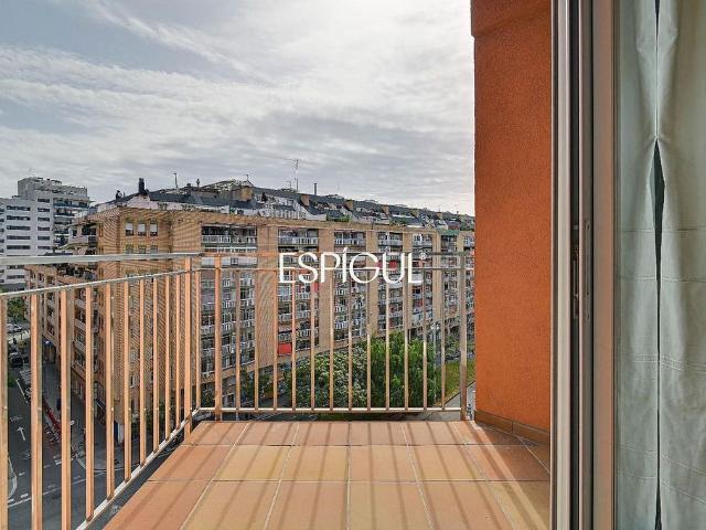 Piso en venta en rambla De Badal, Barcelona, de 81 m² 4 habitaciones por 470.000