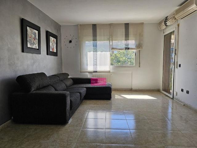 Piso en venta en rambla De la Girada, Vilafranca del Penedès, de 80 m² 3 habitaciones por 265.000