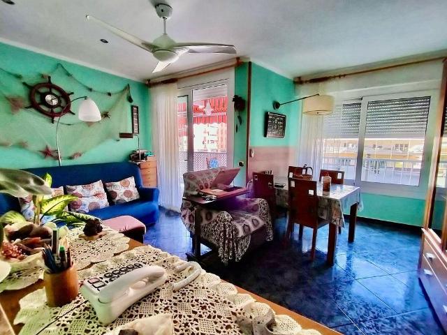 Piso en venta en rambla De la Pau, Vilanova i La Geltrú, de 86 m² 3 habitaciones por 292.000