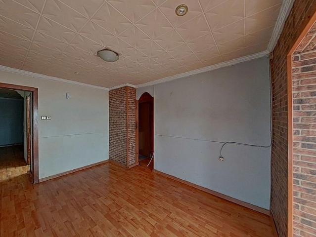 Piso en venta en rambla De Sant Jordi, Ripollet, de 52 m² 3 habitaciones por 121.000