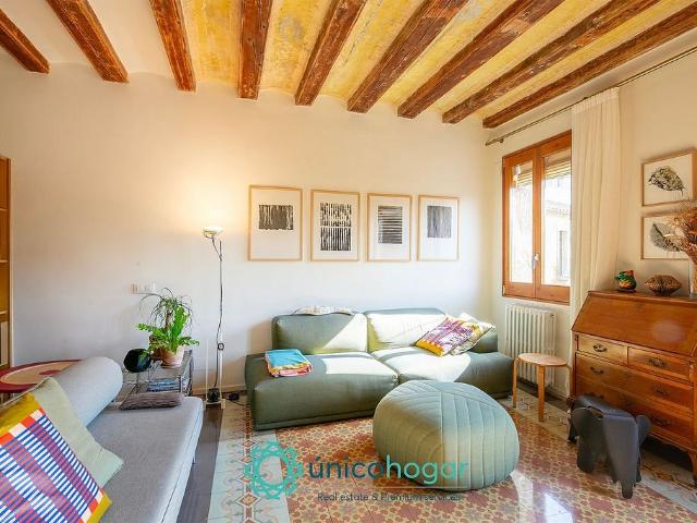 Piso en venta en rambla Del Raval, Barcelona, de 103 m² 2 habitaciones por 489.000