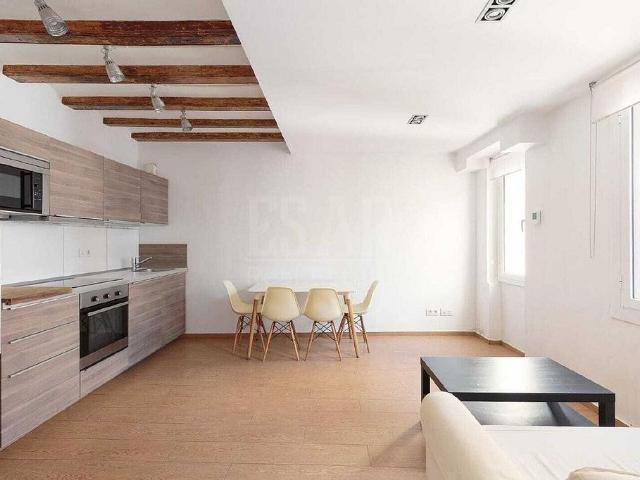 Piso en venta en rambla Del Raval, Barcelona, de 40 m² 1 habitación por 200.000