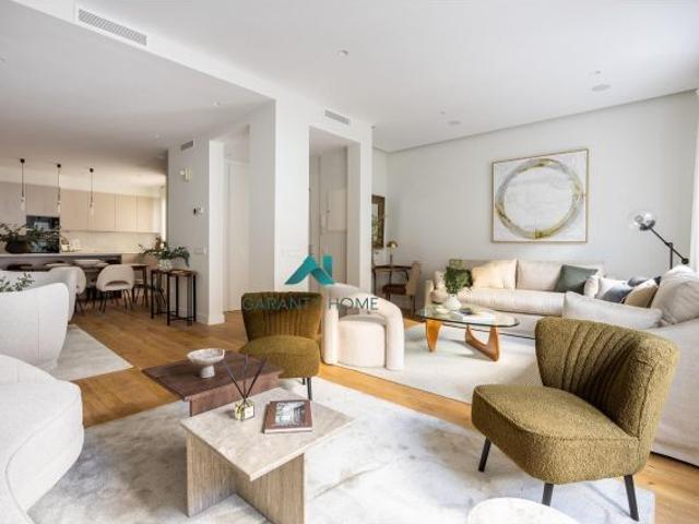 Piso en venta en Recoletos, Madrid