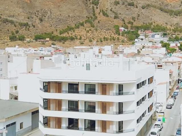 Piso en venta en Redován. Apartamento de 3 dormitorios y 2 baños con garaje en Redovan. Pisos.