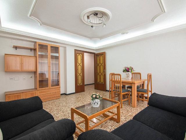 Piso en Venta en Reina Victoria Miguel Hernández