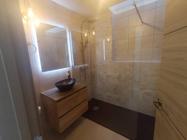 Piso en Venta en Reina Victoria Miguel Hernández
