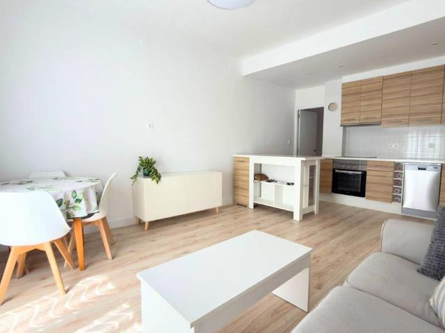 Piso en Venta en Reina Victoria Miguel Hernández