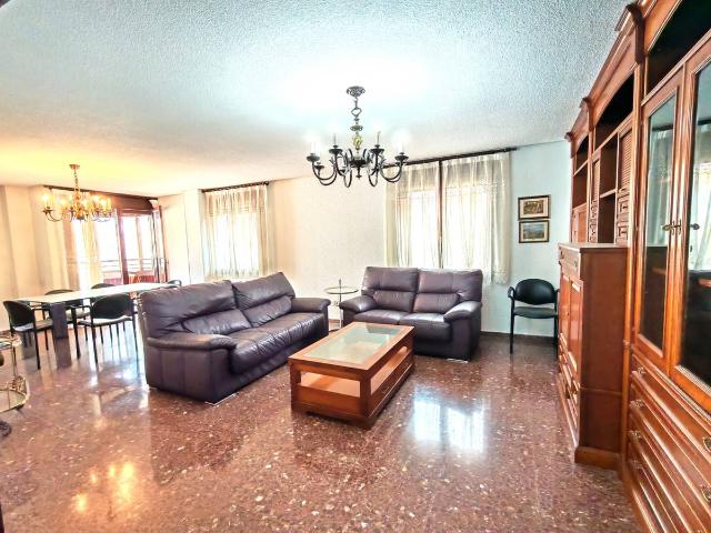 Piso en Venta en Reina Victoria Miguel Hernández