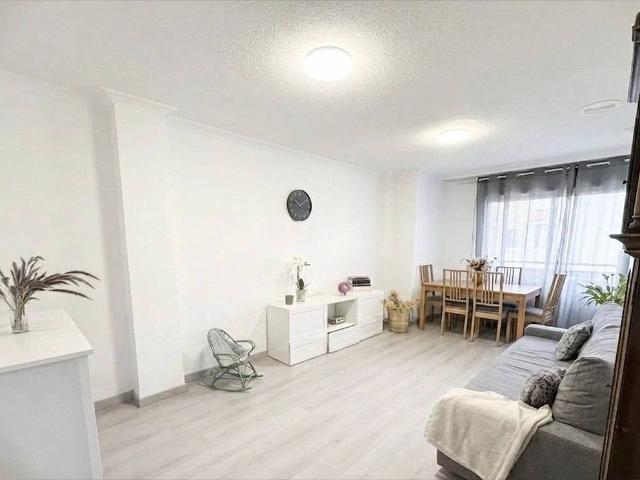 Piso en Venta en Reina Victoria Miguel Hernández
