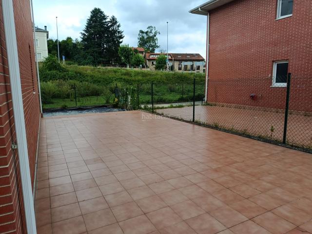 Piso en venta en Reocín. Espectacular bajo a estrenar con terraza, garaje y trastero en Valles, Reocín. Se vende precioso bajo completamente a estrenar, co. Pisos.