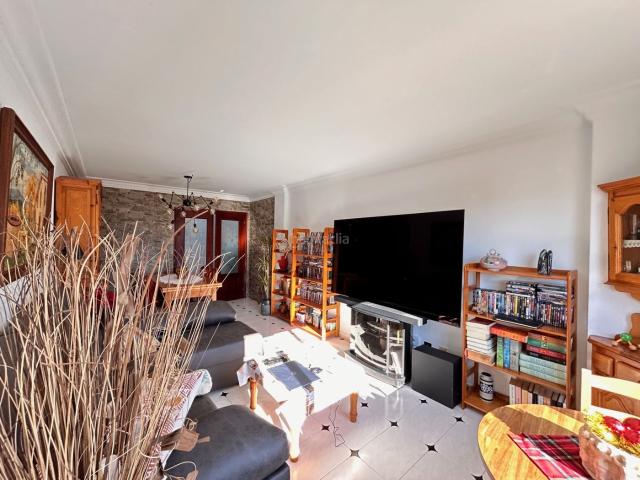 Piso en venta en Reus, Centre. PARA ENTRAR A VIVIR SIN GASTOS ADICIONALES. Pisos.