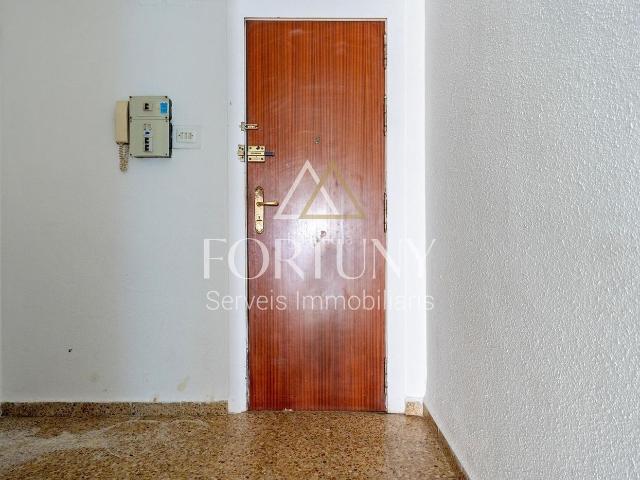 Piso en venta en Reus, Centre. Piso en venta en calle Jurats, Reus. Pisos.