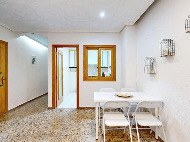 Piso en venta en Riba roja de Túria. ESPECTACULAR VIVIENDA EN PLANTA BAJA, ALTA RENTABILIDAD PARA INVERSORES. Situada en el barrio histórico, muy cerca del mercado, ce. Pisos Riba roja de.