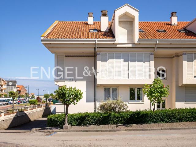 Piso en venta en Ribamontán al Mar, Somo. Céntrico apartamento a pie de playa en Somo. Pisos Ribamontán al.