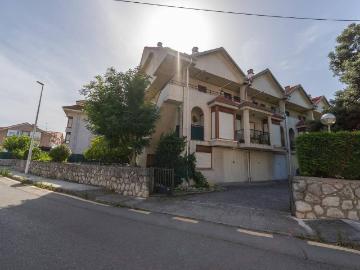 Piso en Venta en Ris